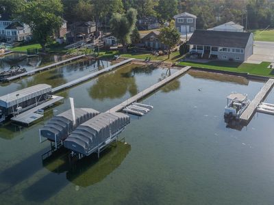 443 E Shore Dr, Whitmore Lake, MI, 48189