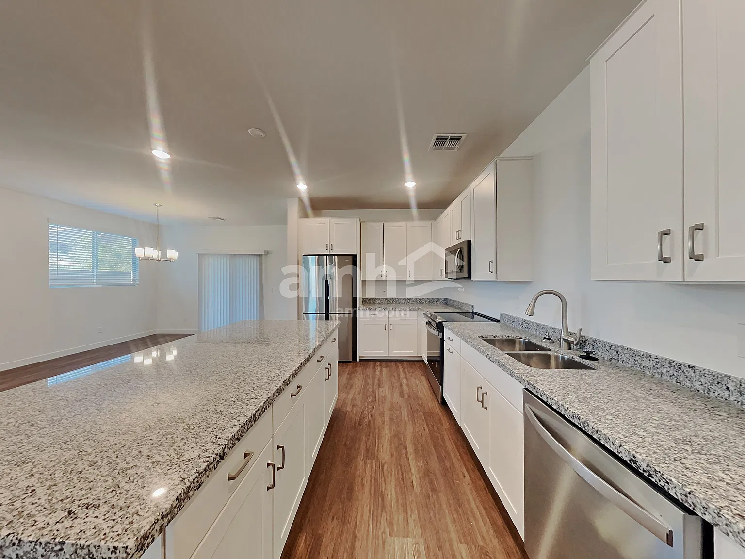 3 bed, 2.0 bath, 1580 sqft, $2,300 — Photo 3