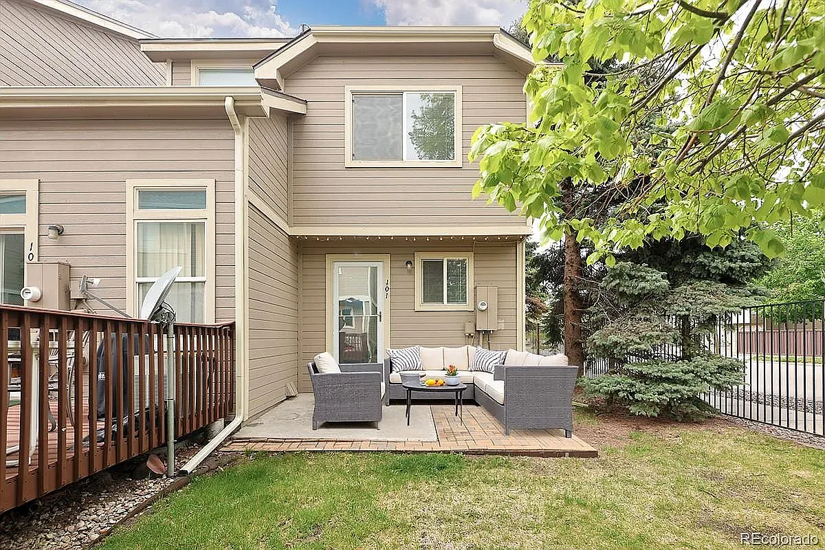 Building Photo - 1885 S Quebec Way #M101