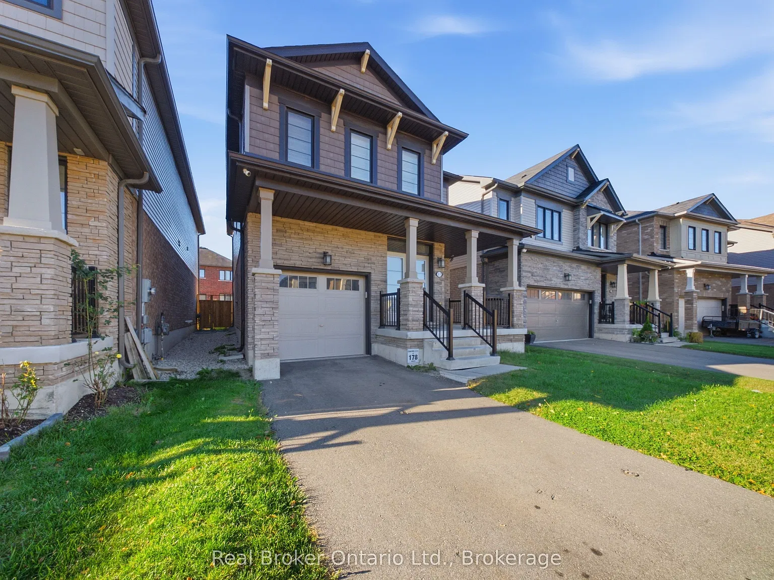 4 bed, $3,300 — Photo 2