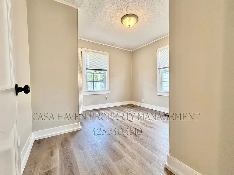 320 Clark St — Photo 10