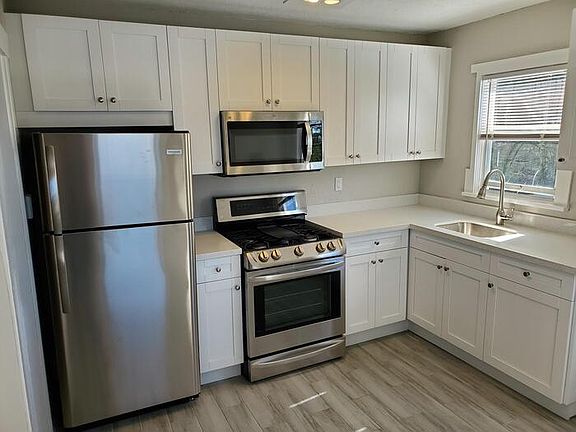2nd image of 926 McIntosh St