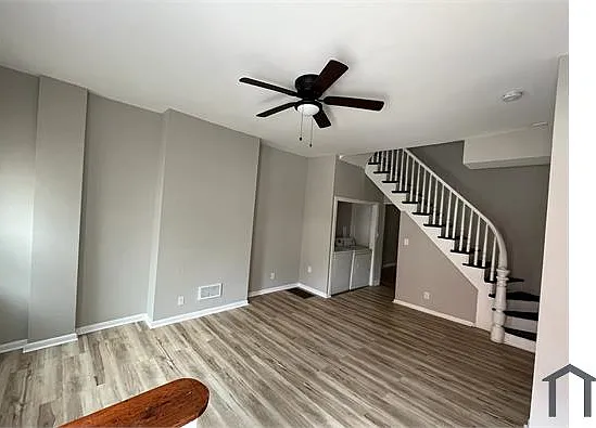 1142 N Stricker St — Photo 1