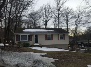 101 Greenhill Rd, Hamburg, NJ 07419