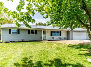 951 W Pine Lake Rd, Salem, OH 44460