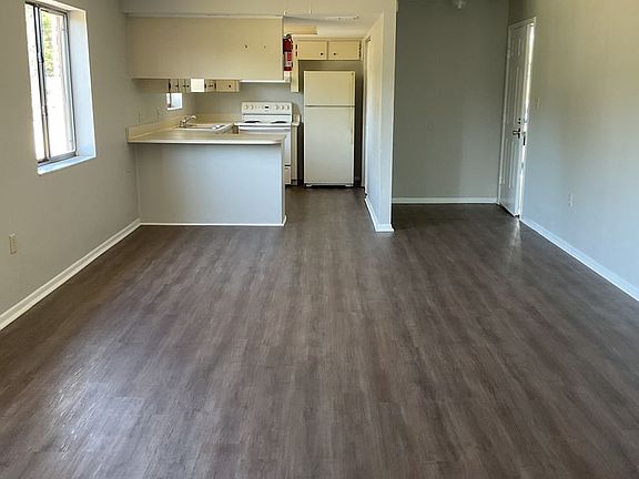 3rd image of 300 Lake Gem Pkwy NE #Be0169c5f