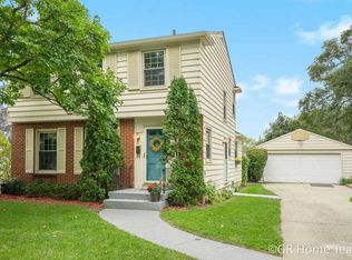 1923 Chamberlain Ave SE, Grand Rapids, MI 49506