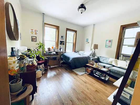 Rented by Compass | media 2