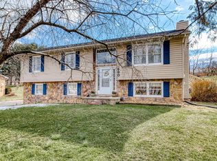 560 Atkinson Rd, Christiansburg, VA 24073