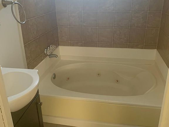 5th image of 5115 Robin Grey Ln