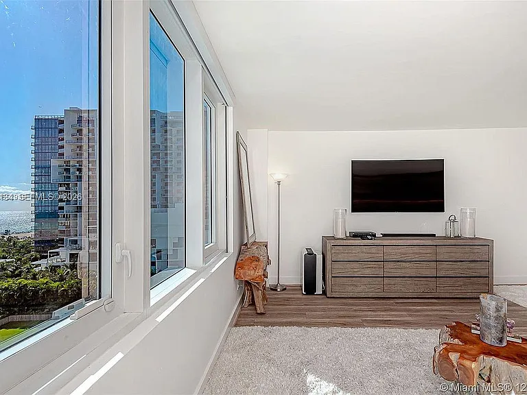 2301 Collins Ave #843 — Photo 11