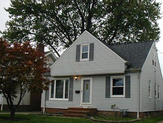 2nd image of 396 E 324th St