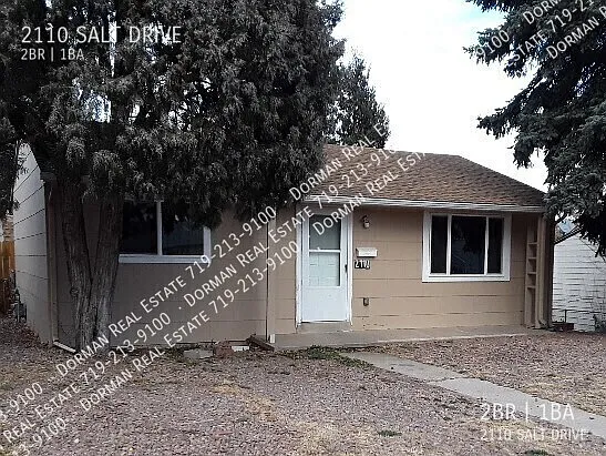 Adorable 2 Bedroom Cottage! — Photo 1