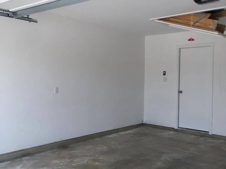 306 Montego St — Photo 24