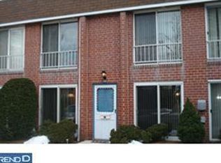 210 Saratoga Ct, Warminster, PA 18974