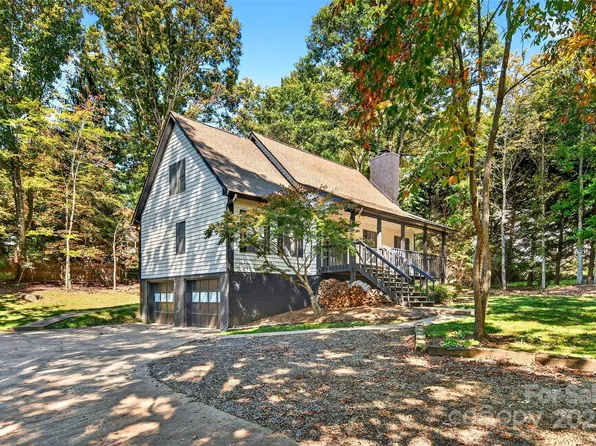 820 Lakey Gap Rd, Black Mountain, NC 28711