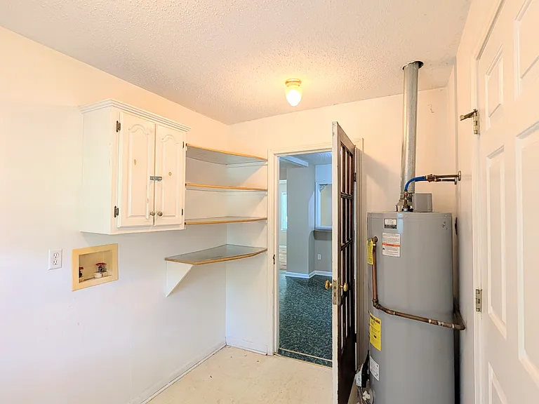 307 14th St SE — Photo 9