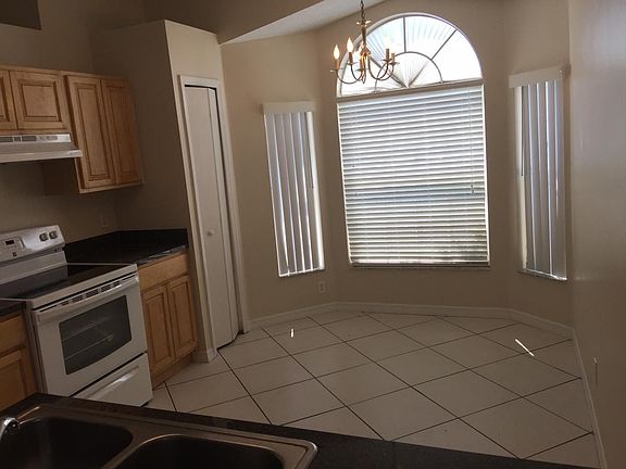 3rd image of 174 Dahlia Village Cir