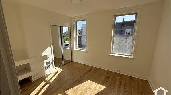 2443 E Oakdale St — Photo 6