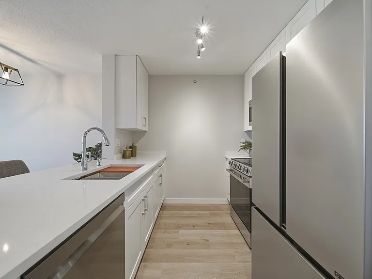 3520 Crowley Dr — Photo 3
