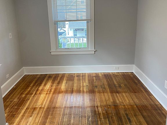4th image of 316 Elwood Ave Floor 1