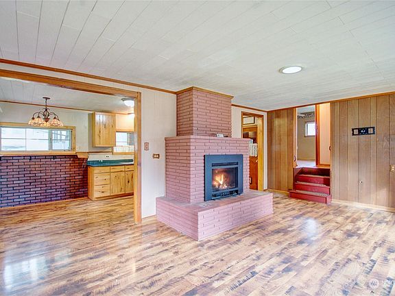 2nd image of 11180 O Ave