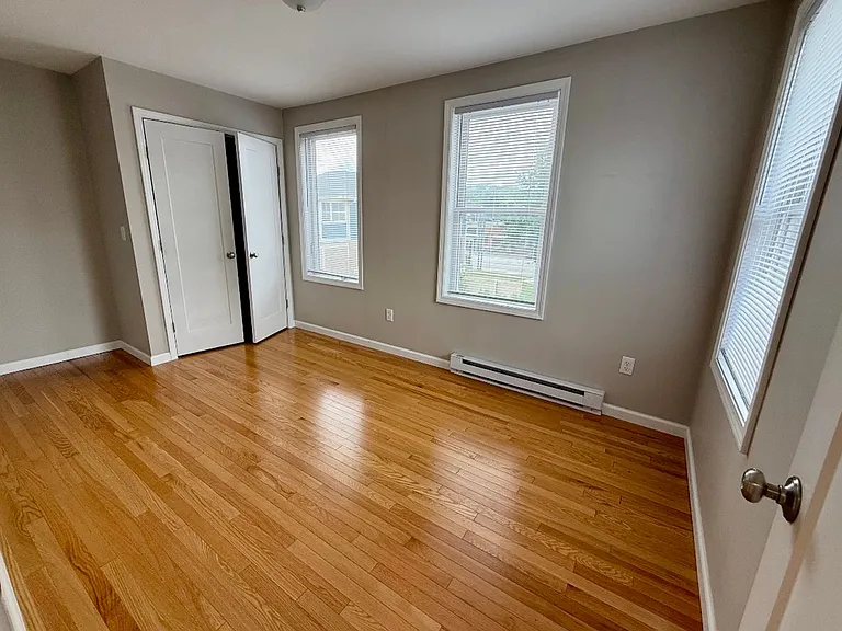 209 N Meadow St — Photo 4