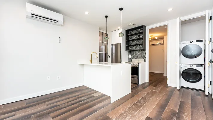 Rented by Nooklyn NYC LLC | media 9