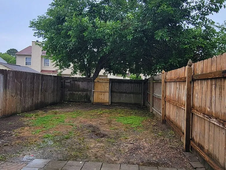 1563 Jameson Dr — Photo 5