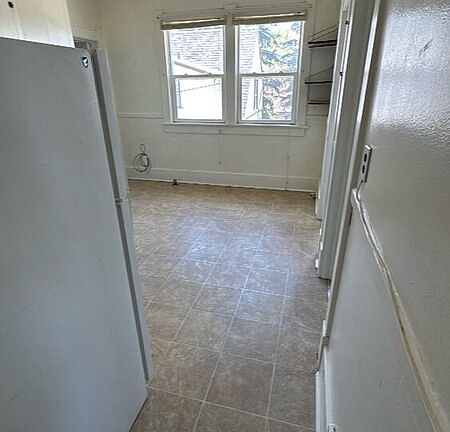 2nd image of 500 E Garfield St #2