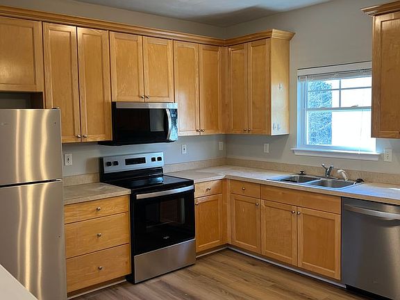 3rd image of 4504 Lee Ave