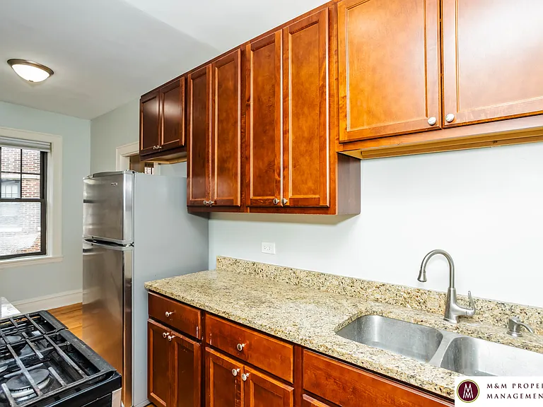 1010 North Boulevard — Photo 22