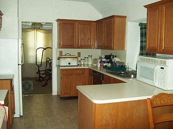 3rd image of 325 Beltwoods Dr