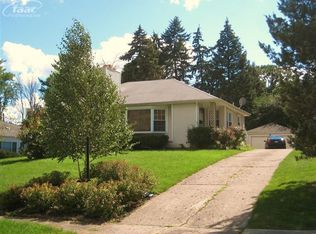 1920 Colchester Rd, Flint, MI 48503