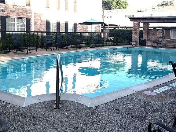 3rd image of 6410 Del Monte Dr APT 102