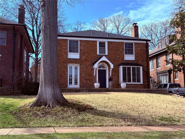 94 Arundel Pl, Saint Louis, MO 63105