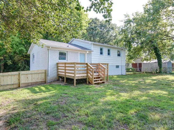 3210 Brandywine Dr, Gastonia, NC 28052