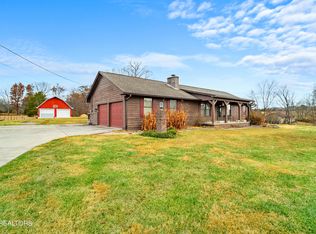 7823-7827 Christopher Ln, Corryton, TN 37721