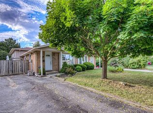 483 Kingscourt Dr #A, Waterloo, ON N2K 2X9