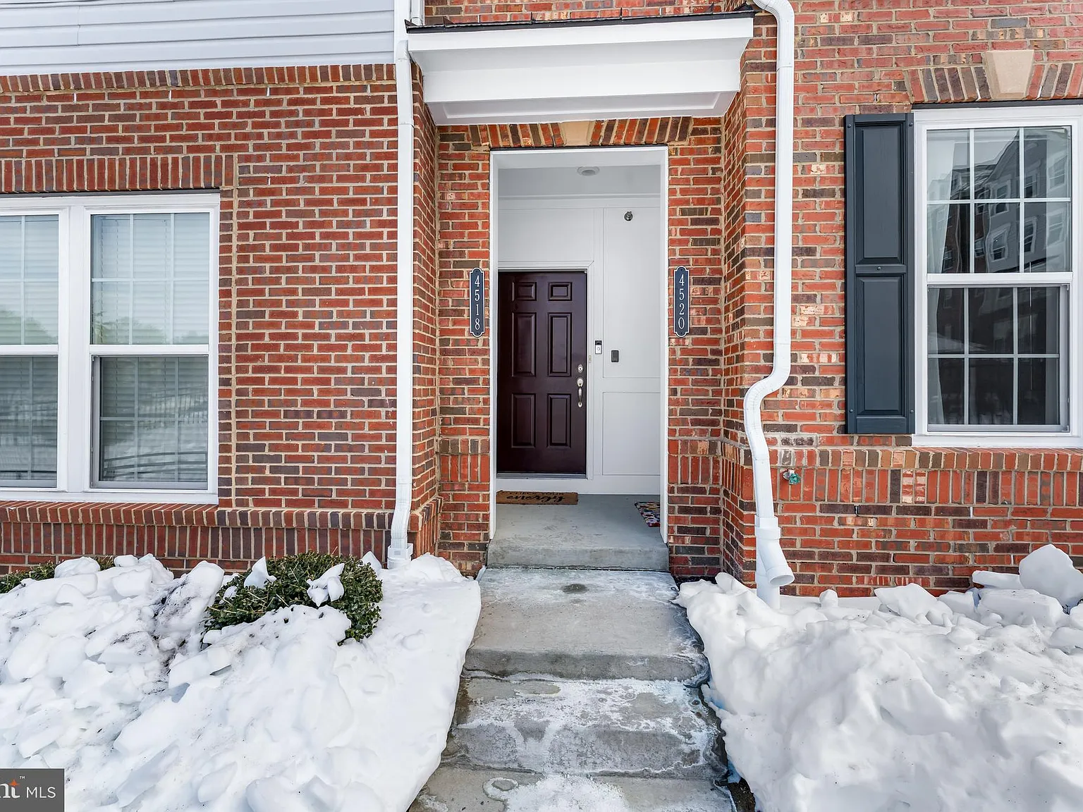 2 bed, 2.5 bath, 1703 sqft, $3,100 — Photo 2