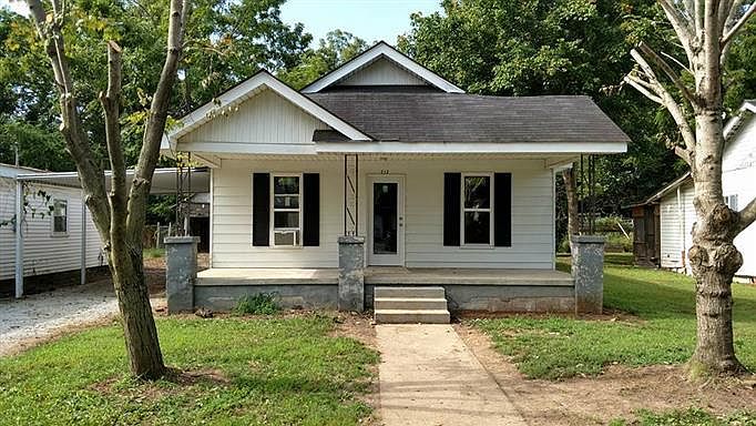 1st image of 213 Plummer St