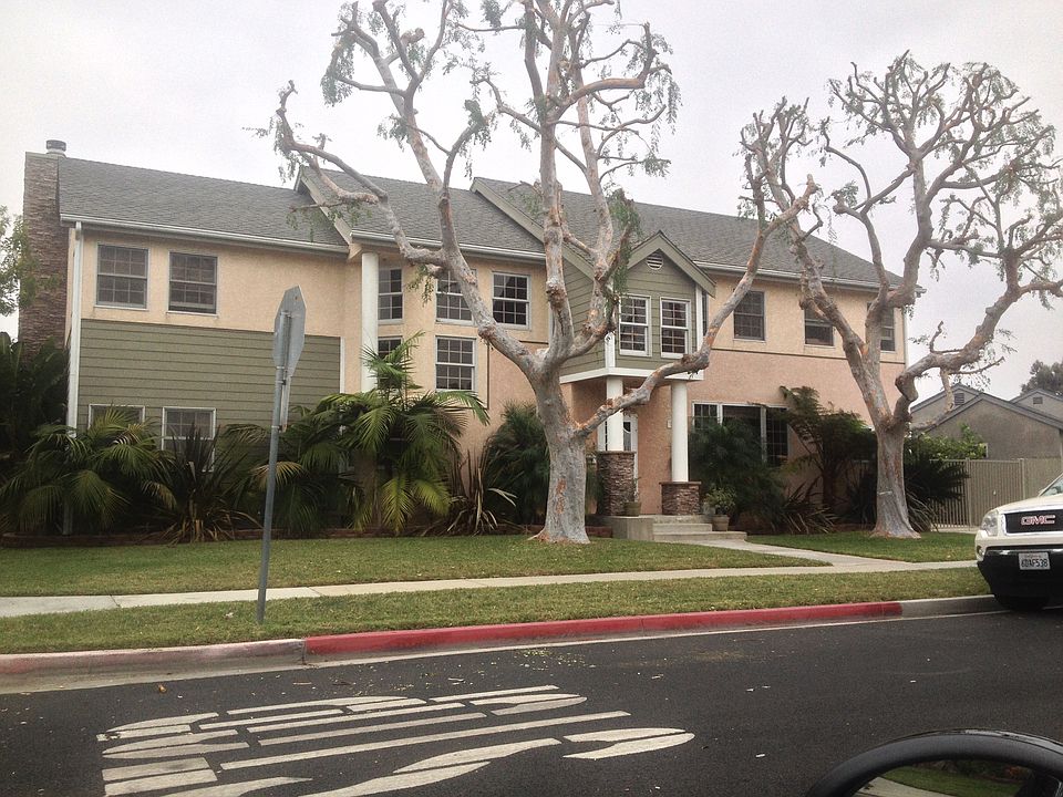 2nd image of 2105 Tulane Ave