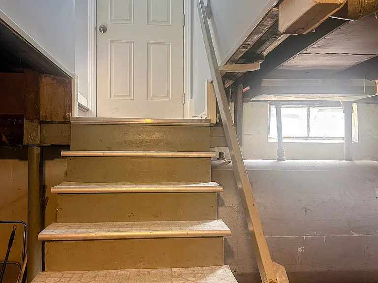 154 Calvin Ct N — Photo 23