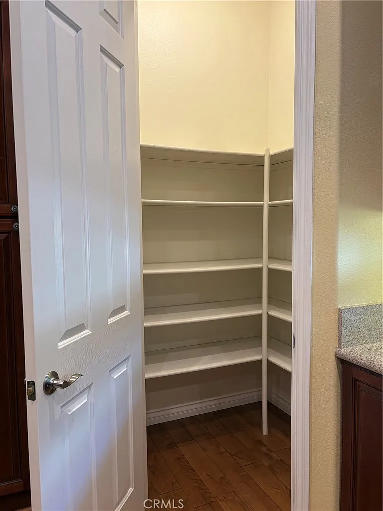 3 bed, 2553 sqft, $2,400 — Photo 3