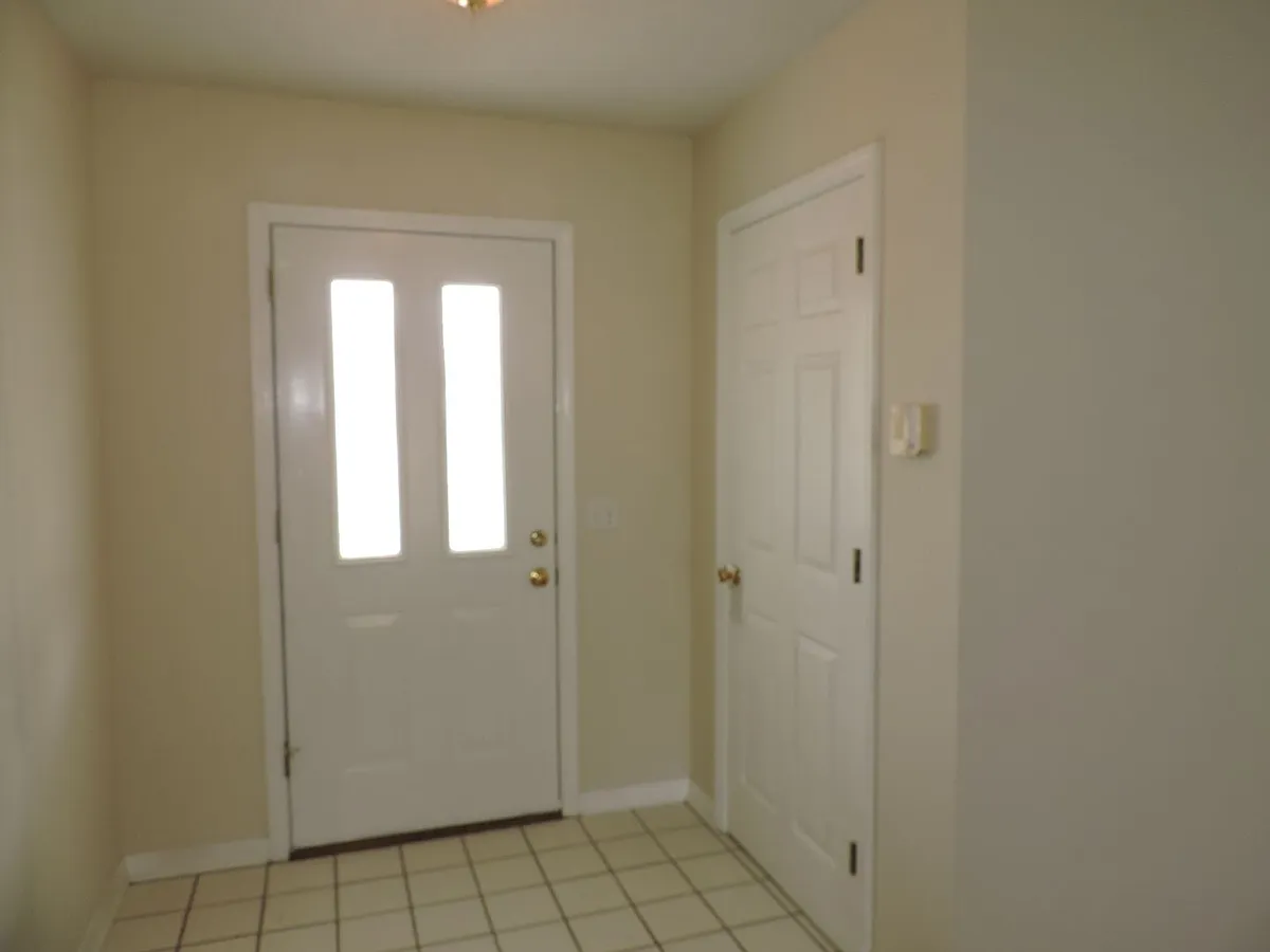 Building Photo - 2052 Southwind Cir