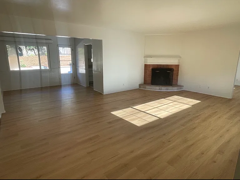 123 E Los Olivos St — Photo 2
