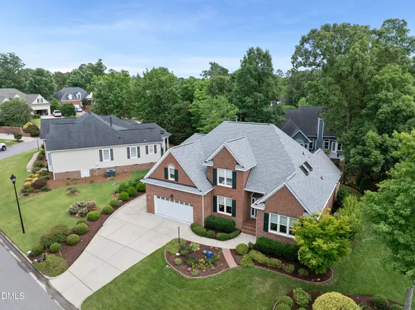 203 Lewiston Ct, Cary, NC 27513