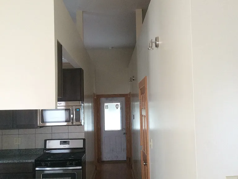 548 Osceola St — Photo 2