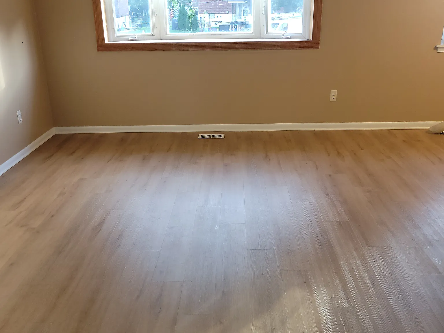 2 bed, 850 sqft, $1,500 — Photo 2