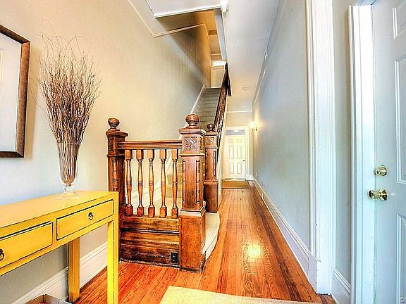 2nd image of 1007 W Franklin St APT 4
